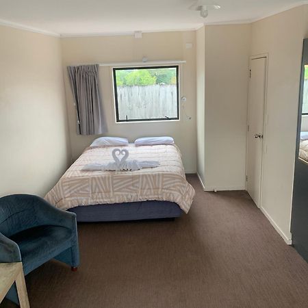 Beachcomber Lodge & Backpacker Kaitaia Exterior photo