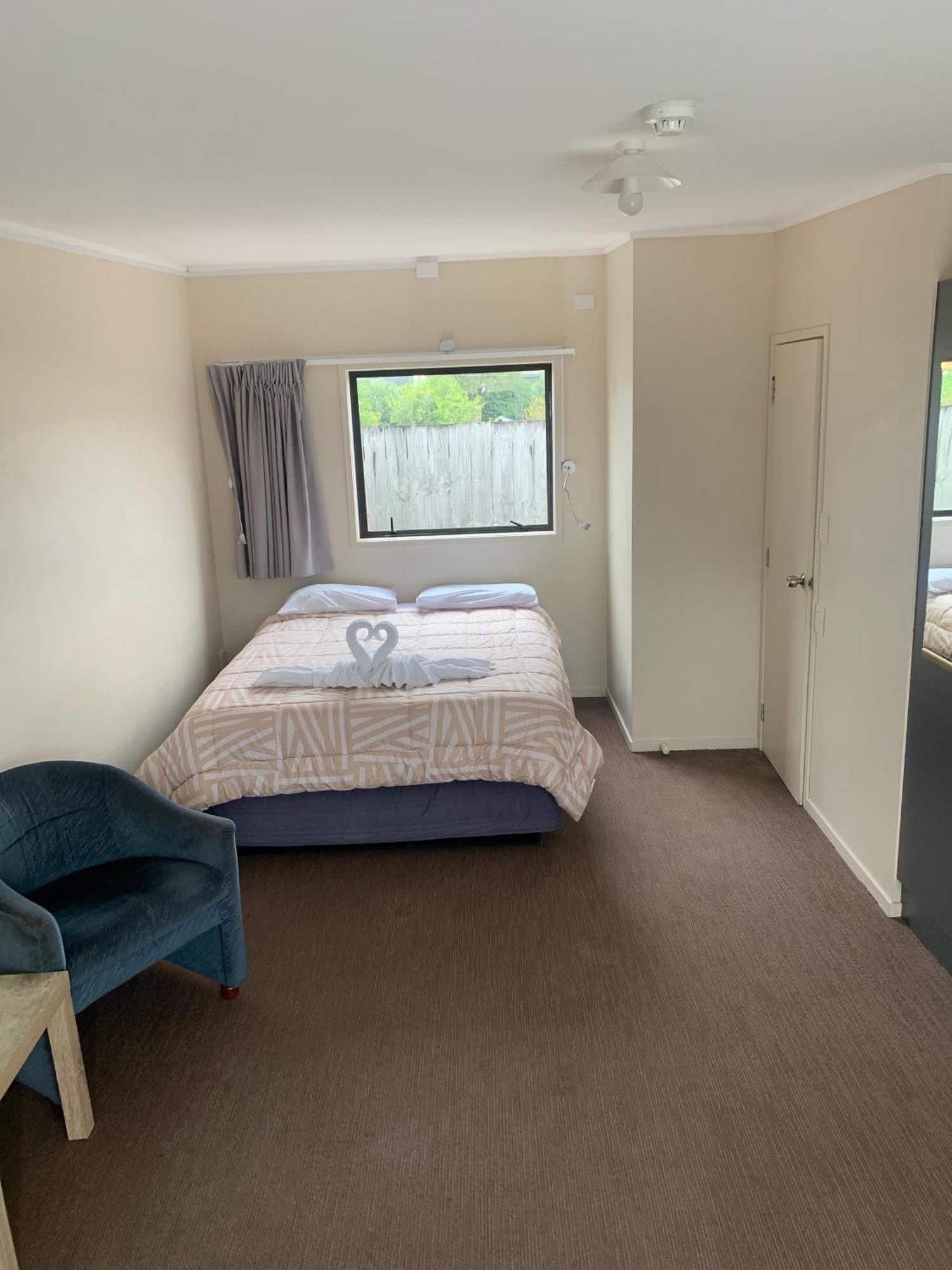 Beachcomber Lodge & Backpacker Kaitaia Exterior photo